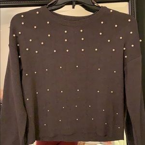 Sweater with pearls